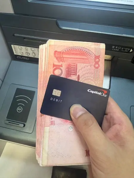 凭ITIN申请的Capital One借记卡工行ATM提取人民币步骤截图 ITIN开户Capital One储蓄卡工行ATM取现金操作界面,美国银行卡国内取现流程