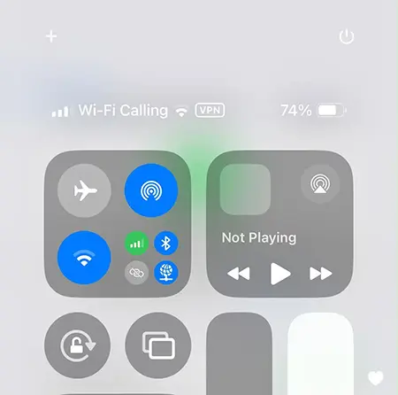 国内插Ultra Mobile美国电话卡,WiFi Calling生效手机状态栏展示 苹果手机控制中心状态栏,Ultra Mobile美号WiFi通话成功启用状态实拍