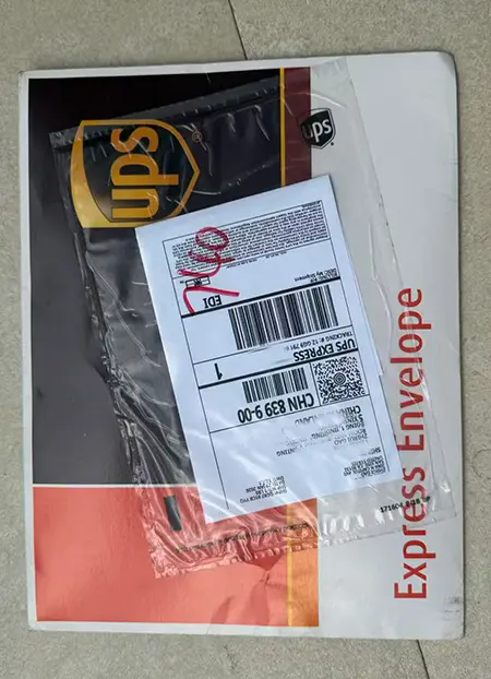 美国SIM卡UPS快递原装信封,跨境寄回国内签收包裹实拍 UPS国际特快信封实物实拍,美国Ultra Mobile电话卡包裹送达广州外包装